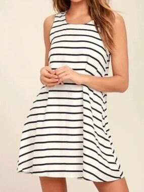 JACK by BB Dakota “Shae” Striped Shift Dress – Navy/White – NWT – Size M